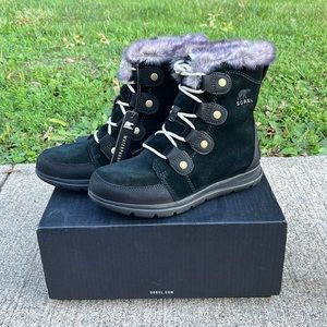 Sorel Explorer Joan black boots